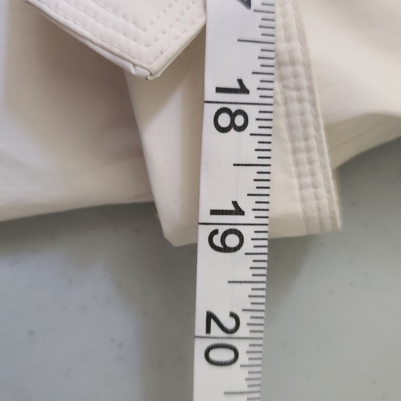 The North Face Cream HyVent Waterproof Trench Coat - Picture 15 of 16